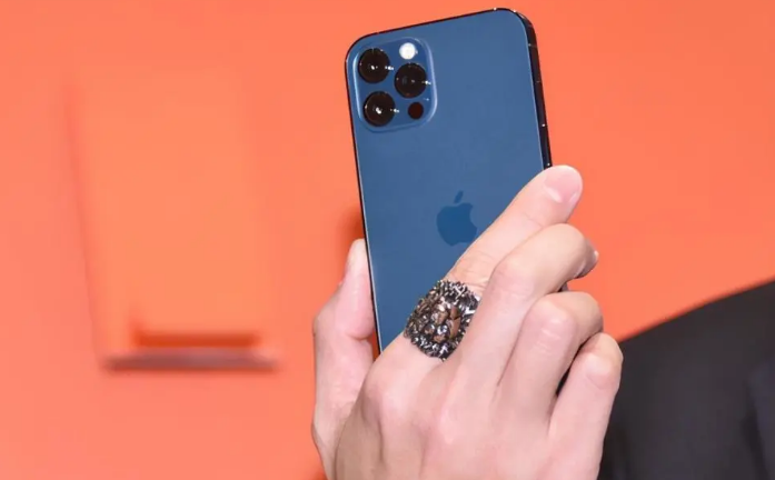 天津苹果手机维修分享iPhone12系列重启方法教程 